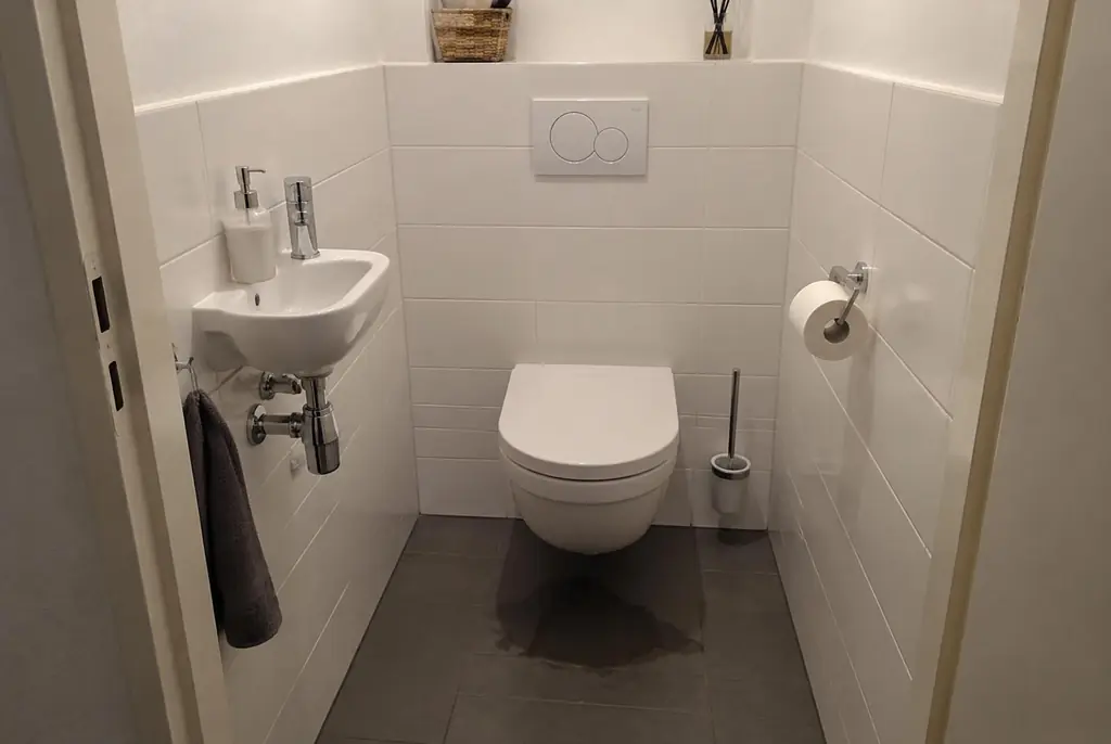 Lekdetectie Wassenaar – natte vloer bij een toilet